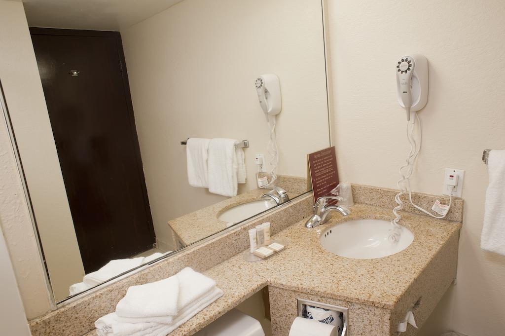 Howard Johnson By Wyndham Bartonsville/poconos Area Bartonsville