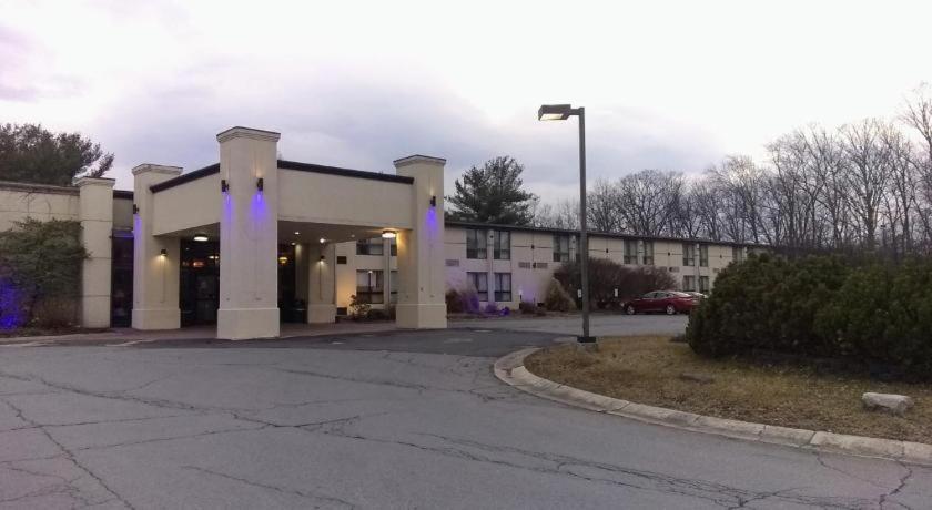 Howard Johnson By Wyndham Bartonsville/poconos Area Hotel